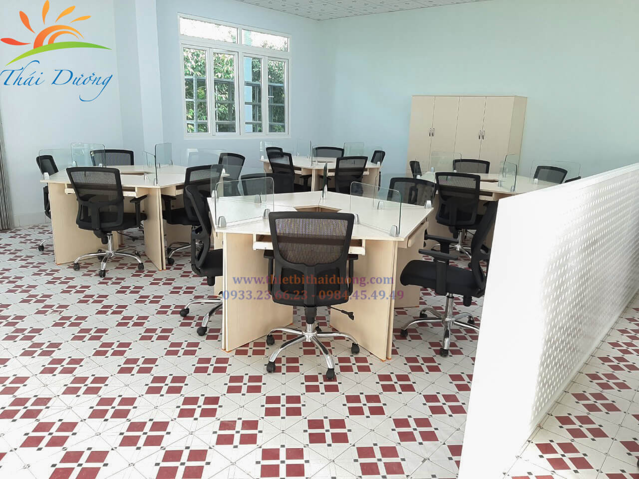bàn ghế lớp học