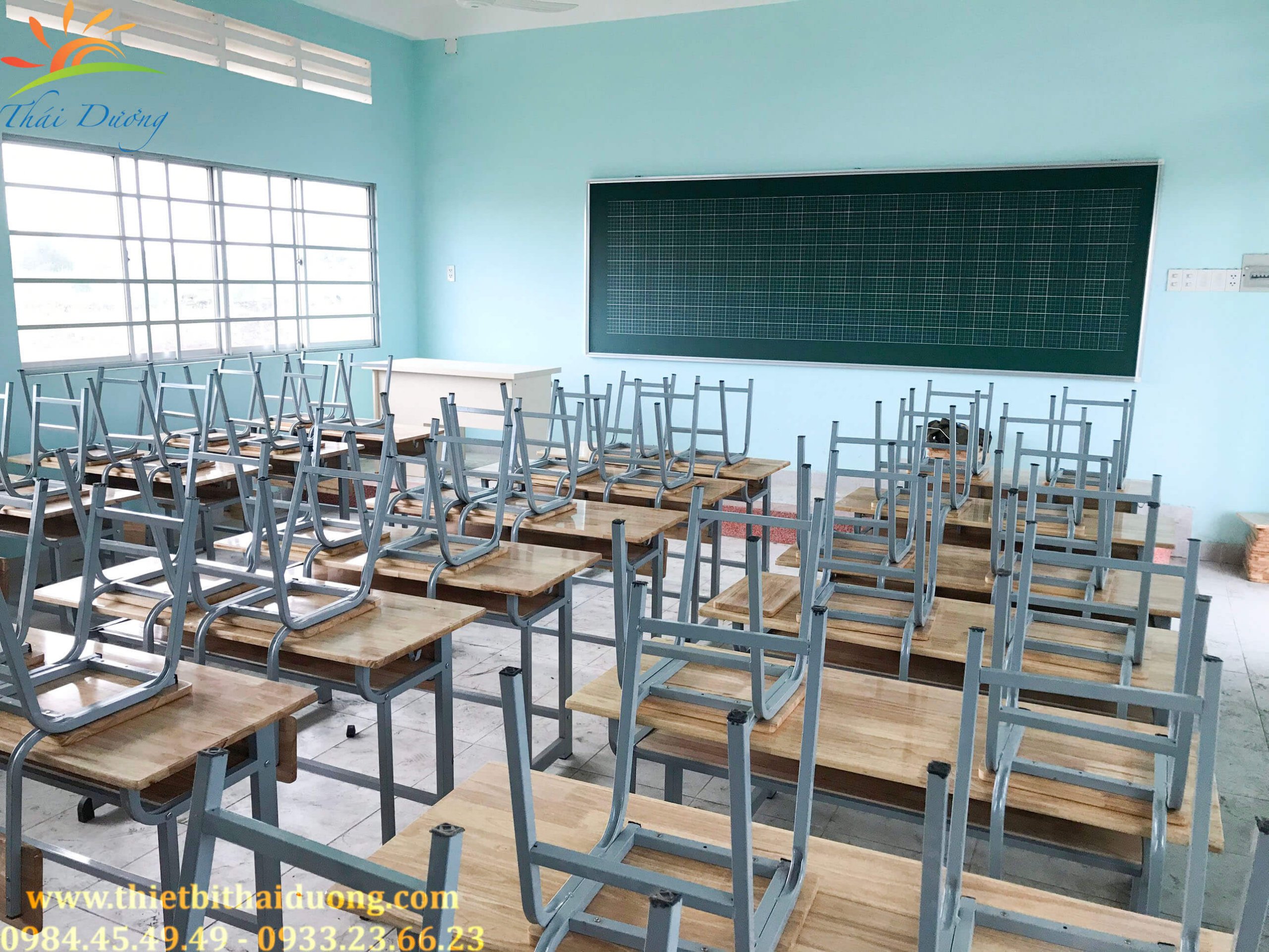 bàn ghế lớp học